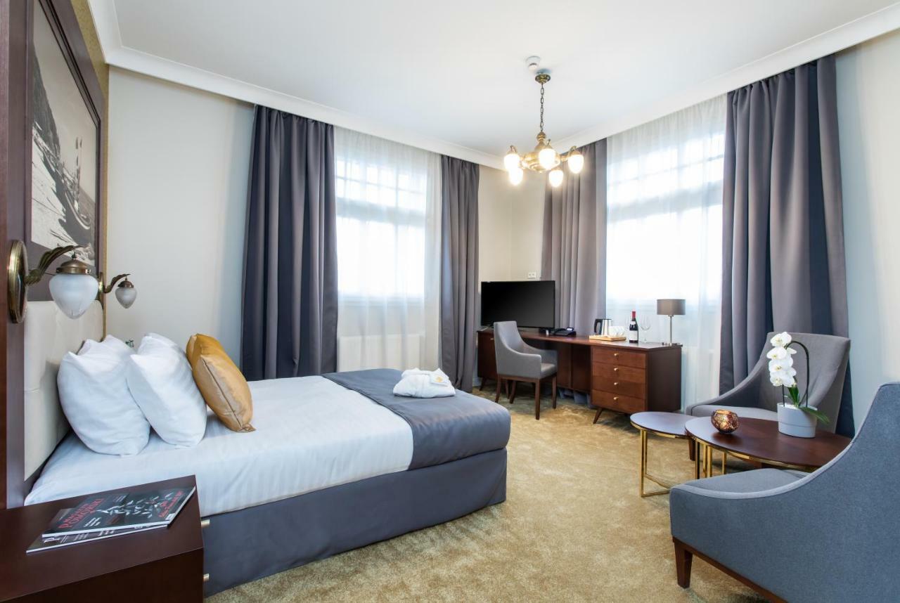 Jakubowy Hotel Gdynia Extérieur photo